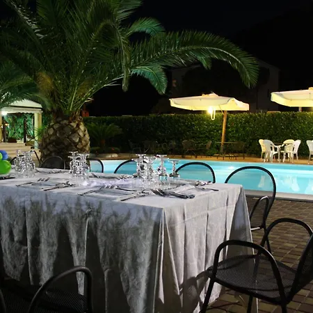 ホテル Marinella 4*